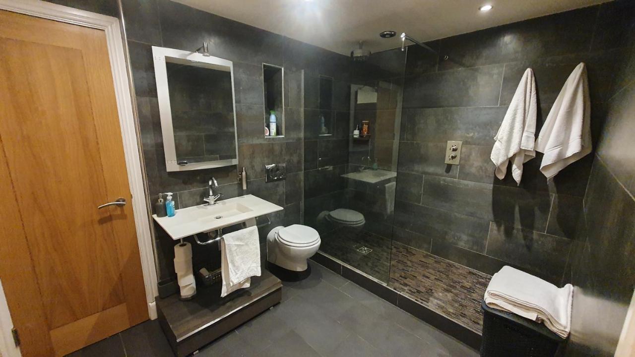 Castell Haven Studio Apartment Cardiff Bagian luar foto